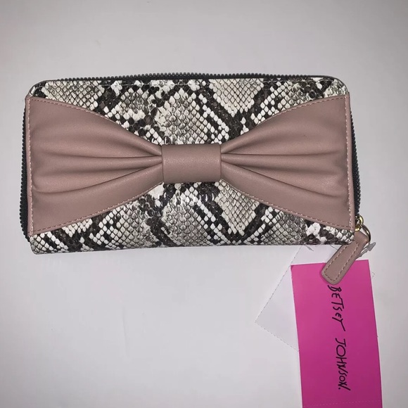 COPY - BETSEY JOHNSON Bow Wallet - Picture 1 of 4